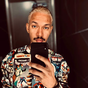 Meet your Posher, Emmanuel